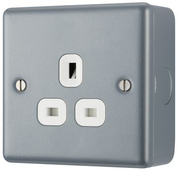 BG Unswitched Socket 1G 13A Metal Clad image 3