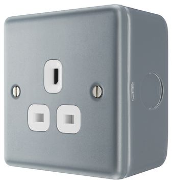 BG Unswitched Socket 1G 13A Metal Clad image 4